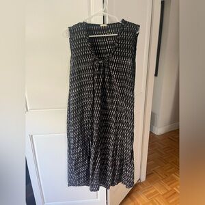 Matta sleeveless day dress. Size L. Black and print. V scoop neck.
